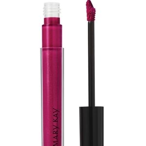 Berry Delight Unlimited lip gloss